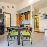 Smeraldo, Indipendente Con Giardino In Zona Residenziale Nyaraló *