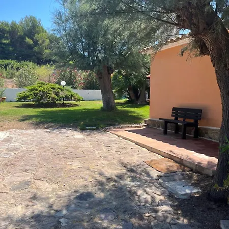 Smeraldo, Con Giardino A 5 Minuti A Piedi Dalla Calasetta