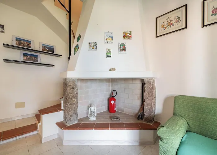 Smeraldo, Indipendente In Zona Residenziale A Traffico Limitato Con Giardino Privato E Veranda Al Coperto A Pochi Passi Dalla Casa vacanze Calasetta