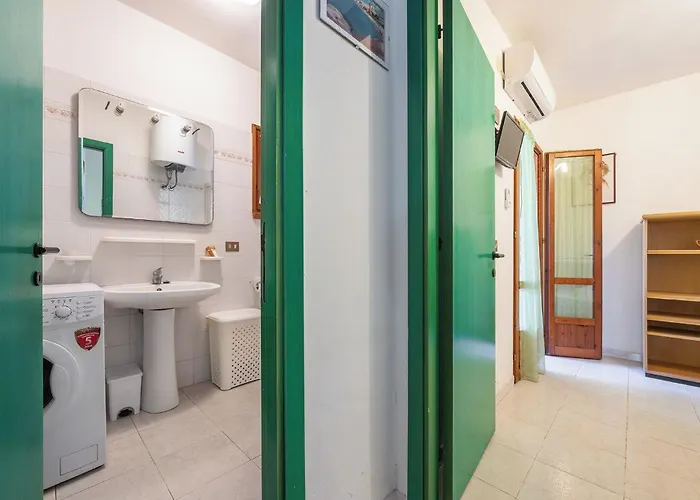 Casa vacanze Smeraldo, Indipendente In Zona Residenziale A Traffico Limitato Con Giardino Privato E Veranda Al Coperto A Pochi Passi Dalla